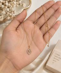 Hind Tulip Diamond Pendant