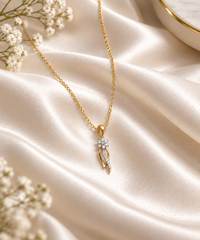 Sabah Halo Diamond Pendant