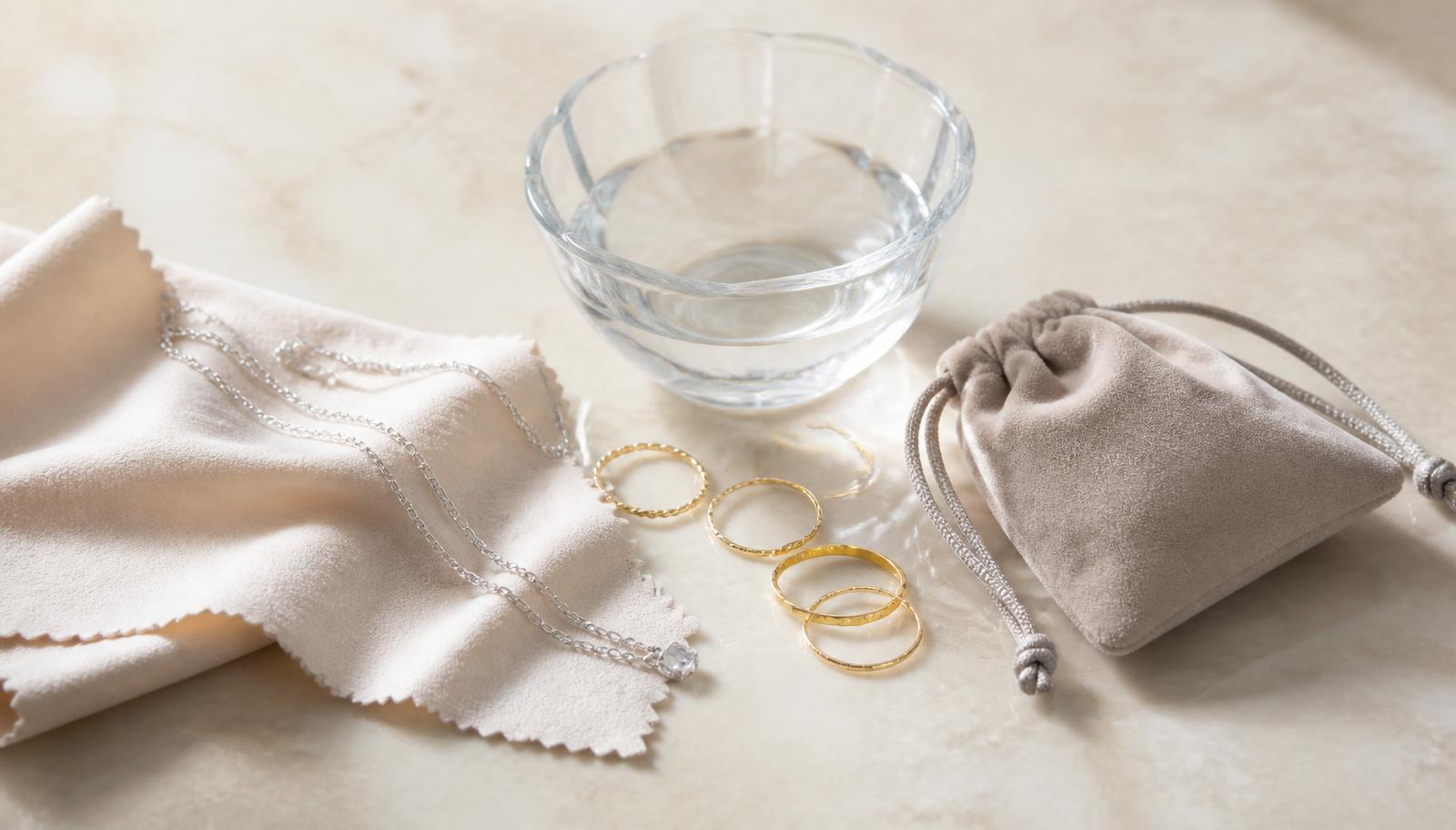 925 silver chain and gold-plated rings with a polishing cloth and pouch